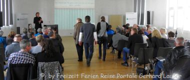 Seminarhotel Bayern Tagungsraum mit Seminarteilnehmer