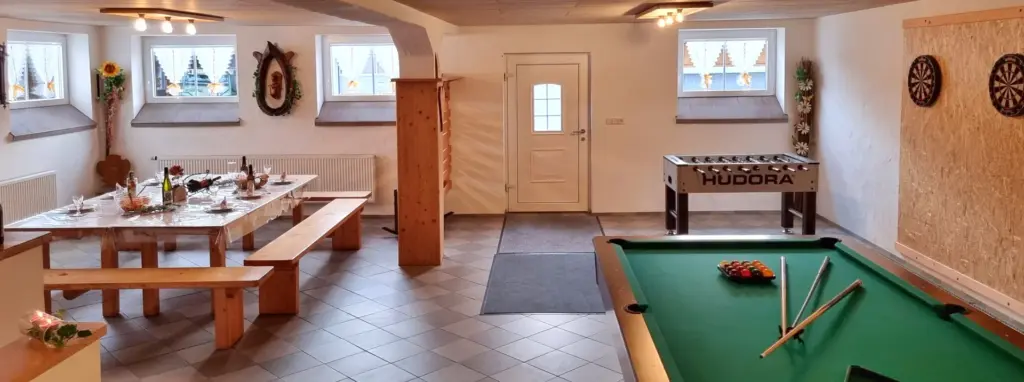 Aufenthaltsraum zum Feiern Gruppenhaus mit Aufenthaltsraum zum Feiern