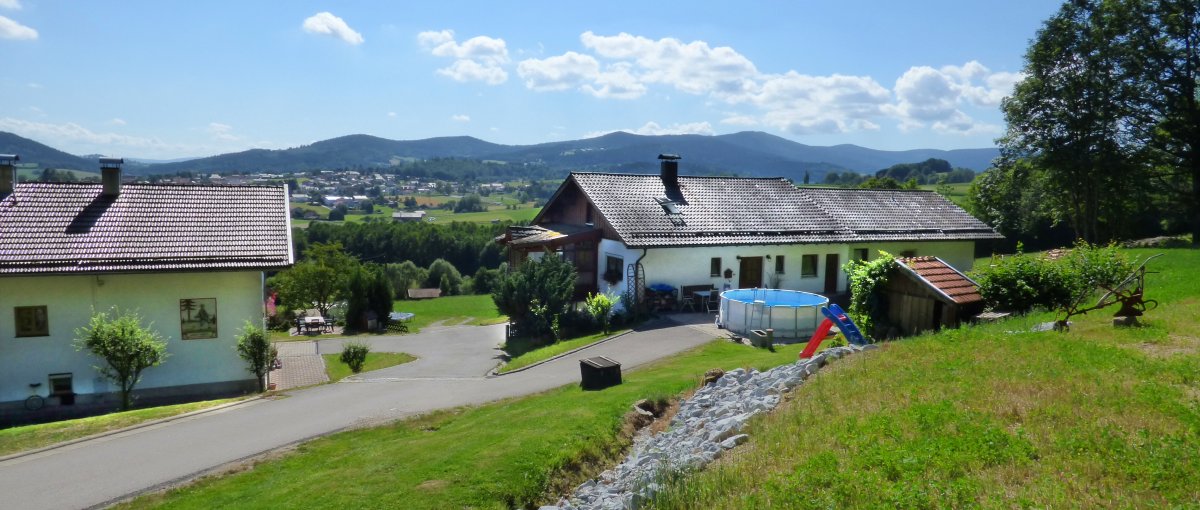 Du betrachtest gerade Ferienhaus Achatz in Patersdorf Übernachtung mit Aussicht
