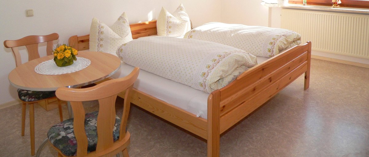 Ferienwohnung in Wiesenfelden Bauernhof nähe Sattelbogen & Zinzenzell