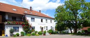 Read more about the article Bauernhof Pension Breu Wirtshaus in Löwendorf / Cham