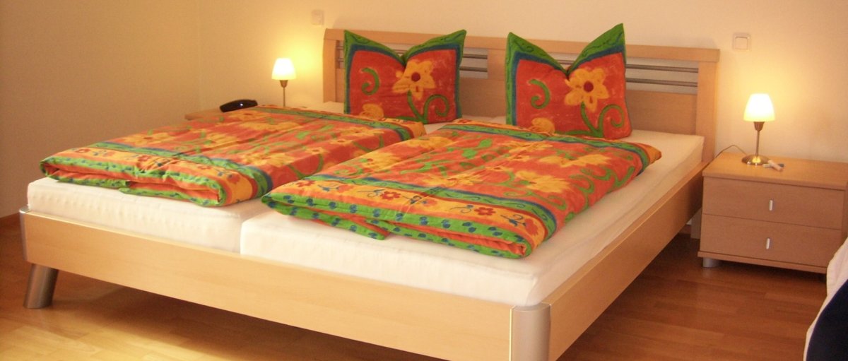 Urlaub in der modernen Ferienwohnung in Michelsneukirchen Übernachtung mit Frühstücksservice