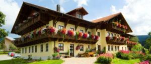 Read more about the article Fuchshof in Sankt Englmar Bauernhofurlaub Familienurlaub