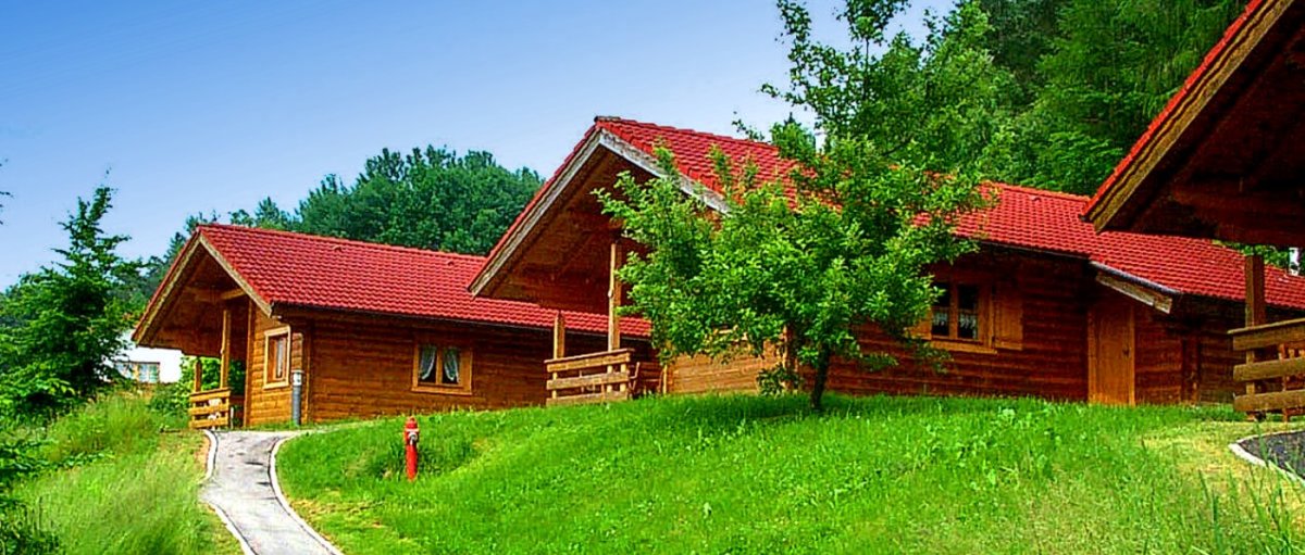 You are currently viewing Blockhausdorf in Stamsried Feriendorf in der Oberpfalz