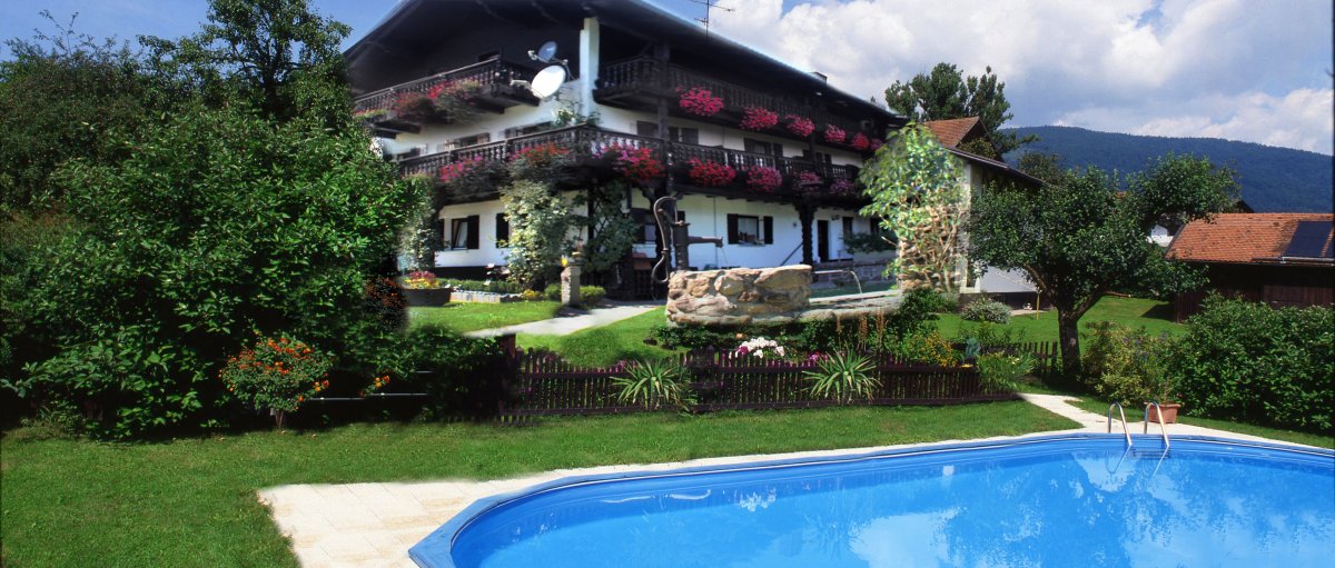 You are currently viewing Gästehaus Jakob in Lalling Übernachtung mit Frühstück