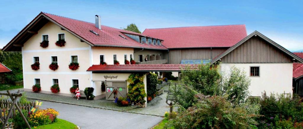 königshof-schweinhütt-bauernhof-zwiesel-regen-ferienhaus