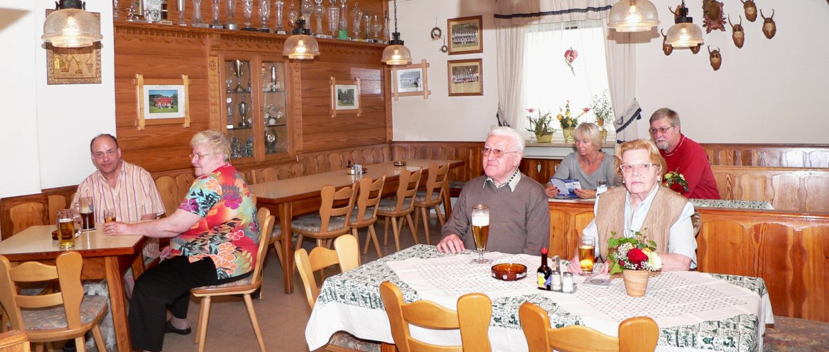 Ferienwohnungen und Zimmer mit Frühstück in Achslach am Hirschenstein Bayerischer Wald Gaststube