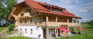 Read more about the article Urlaub im Naturstammhaus Luger Bayerischer Wald