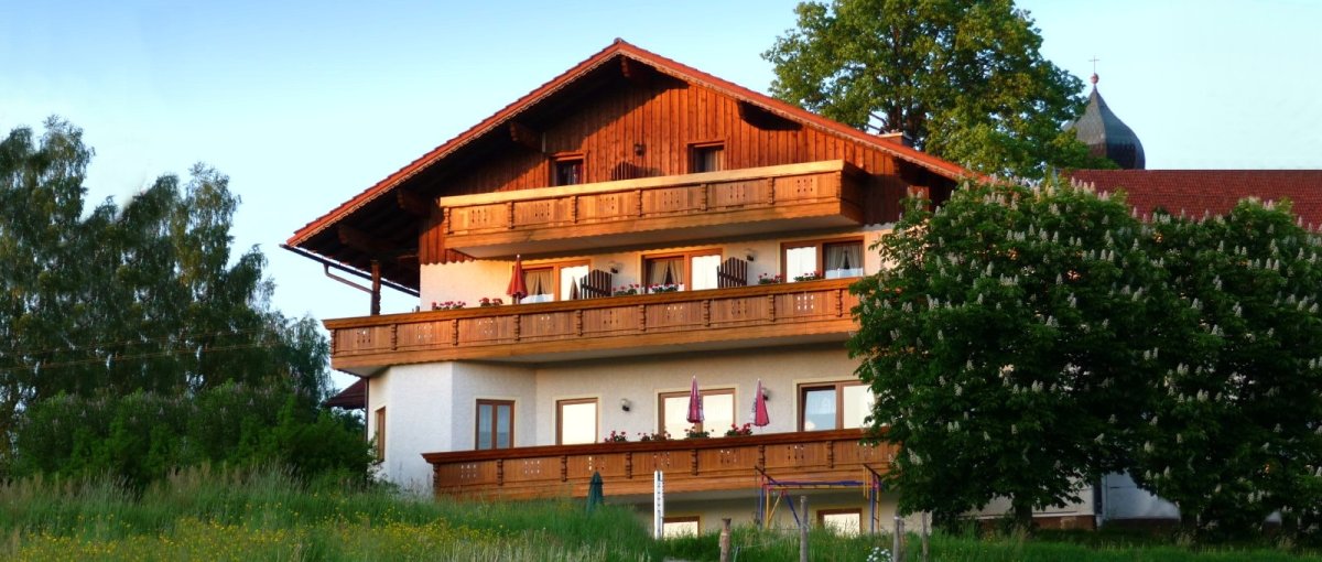 Du betrachtest gerade Landgasthof bei Bodenmais – Bauernhof Muhr in Böbrach