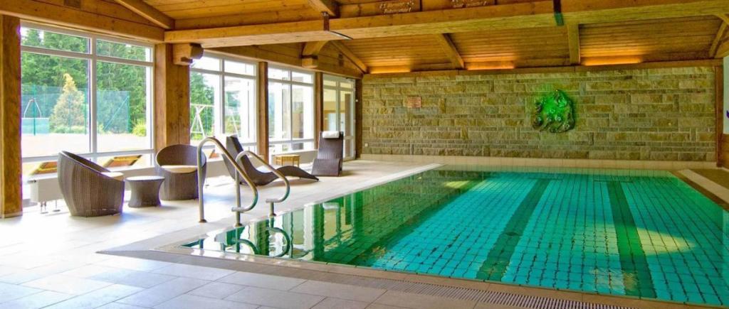 ödhof-böbrach-wellnesshotel-fastenkur-ayurveda-schwimmbad