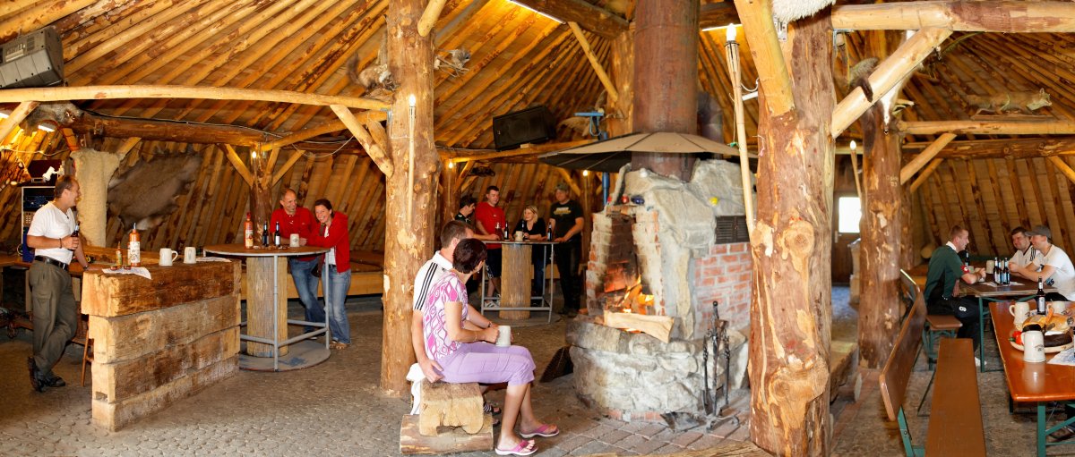 Hütte für 50 - 60 Personen Selbstversorger Berghütte 70 - 80 Personen in Bayern