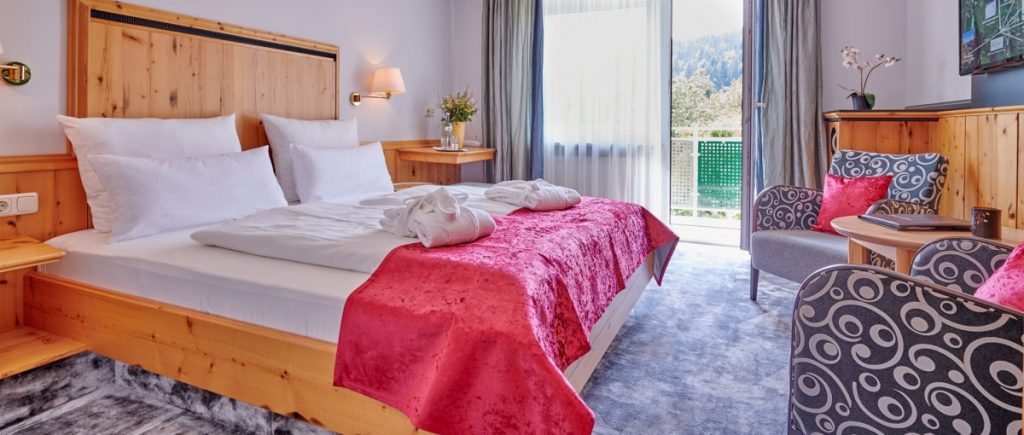 Moderne Suiten im Wellnesshotel Sankt Englmar liebevoll eingerichtet Zimmer und Suiten im Hotel Reinerhof in Sankt Englmar