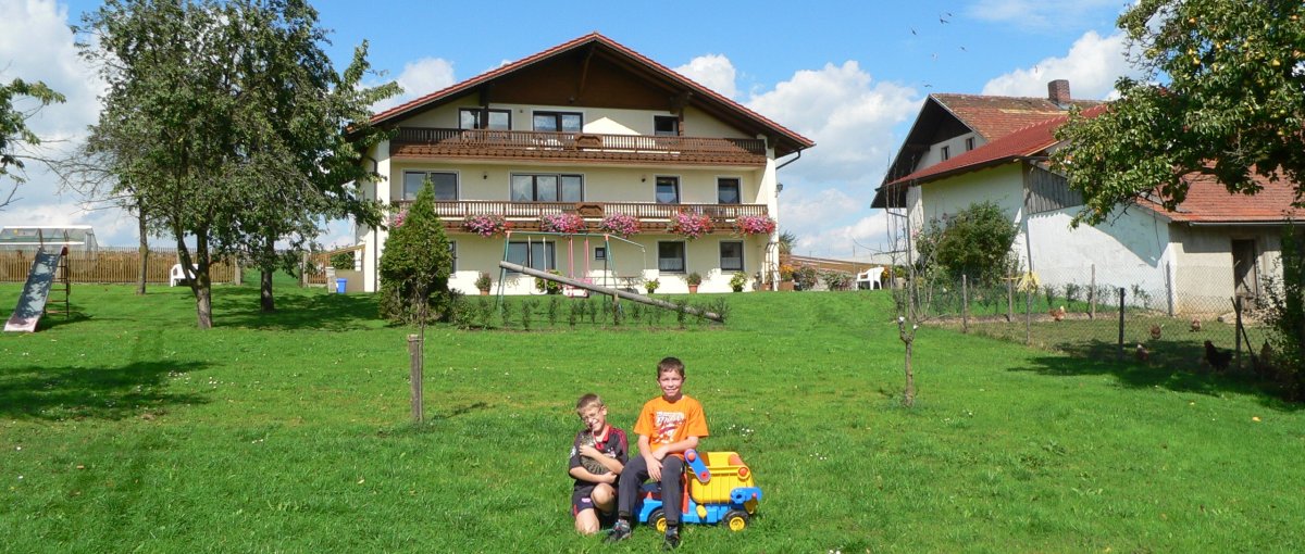 Du betrachtest gerade Bauernhof in Walderbach Bauernhofurlaub bei Roding