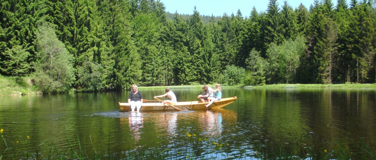 Bayerischer Wald Blockhütte am See mieten Hütte direkt am See zum Angeln in Bayern