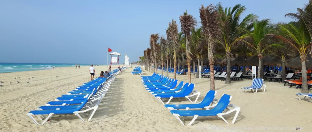 Strandurlaub Karibik Badeurlaub Palmen und Sandstrand Fernreisen